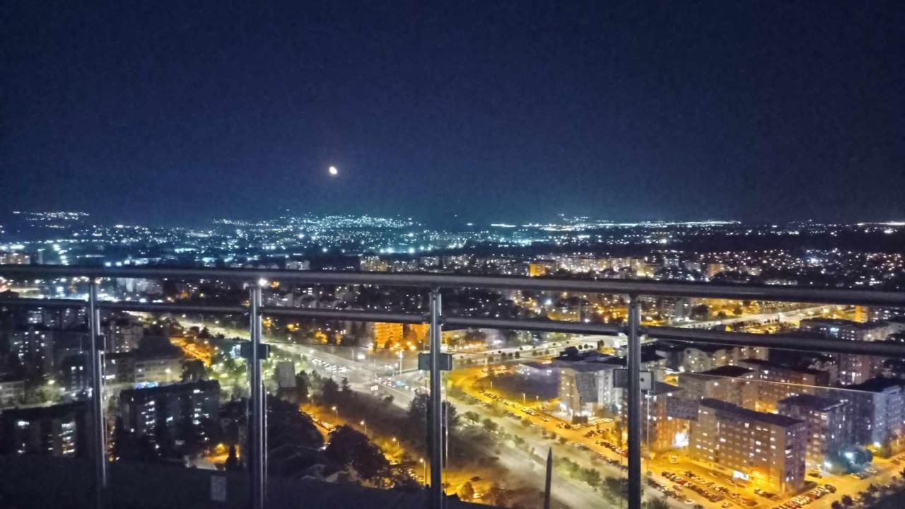 Sunrise Sky Lux Apartment, 33rd Floor, Pool And Fitness Included Apartment