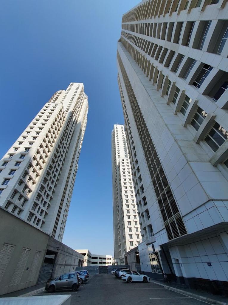 Apartment Sunrise Sky Lux Apartment, 33rd Floor, Pool And Fitness Included